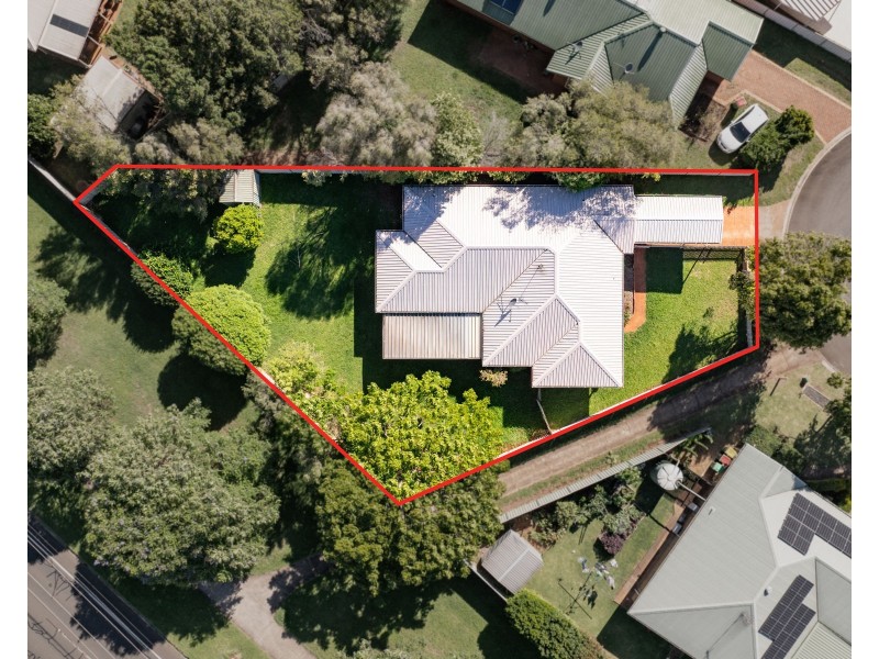 2 Gundry Court, Kearneys Spring QLD 4350