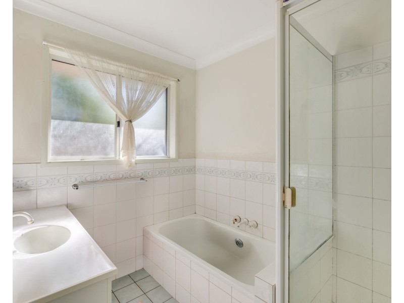 2 Gundry Court, Kearneys Spring QLD 4350
