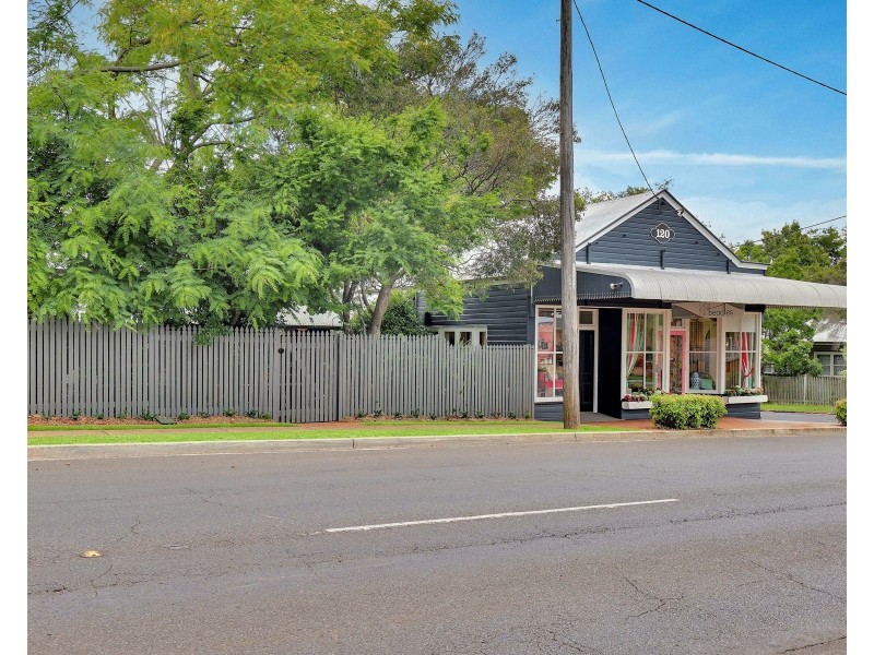 120 Bridge Street, East Toowoomba QLD 4350