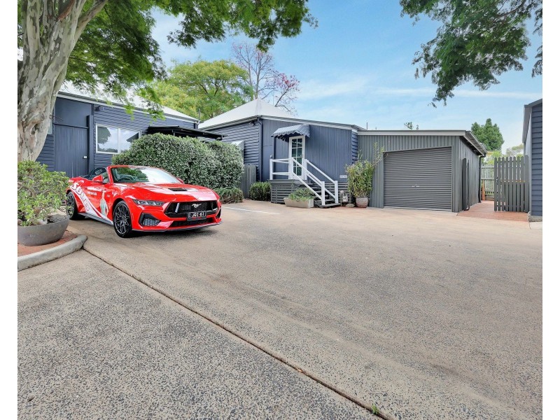 120 Bridge Street, East Toowoomba QLD 4350
