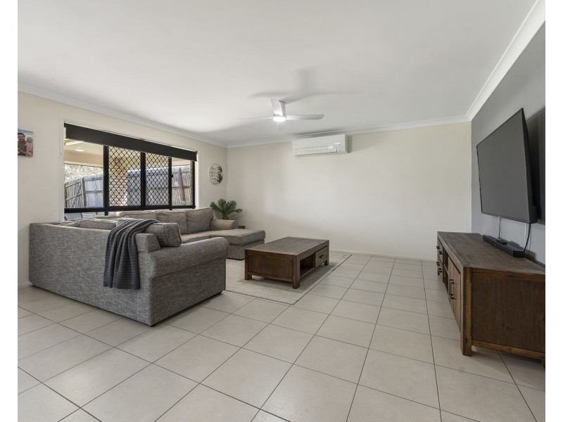 33 Wareena Crescent, Glenvale QLD 4350