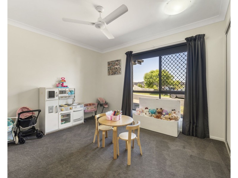 33 Wareena Crescent, Glenvale QLD 4350