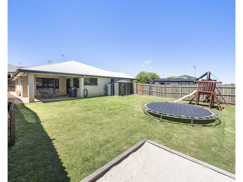 33 Wareena Crescent, Glenvale QLD 4350
