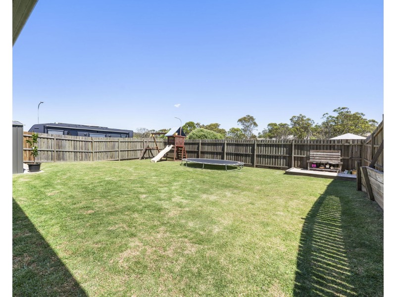 33 Wareena Crescent, Glenvale QLD 4350