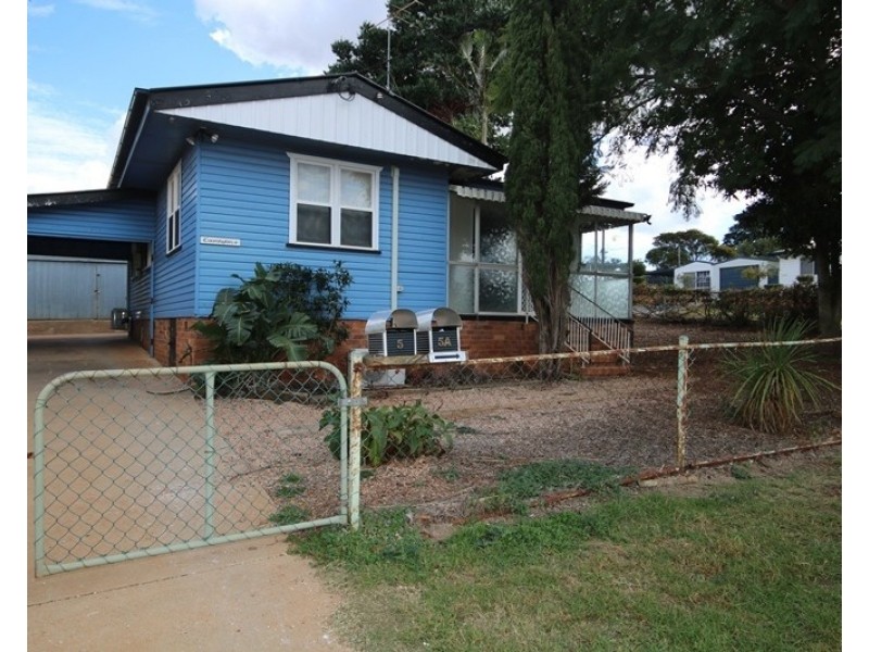 5 Greyfriars Street, Rockville QLD 4350