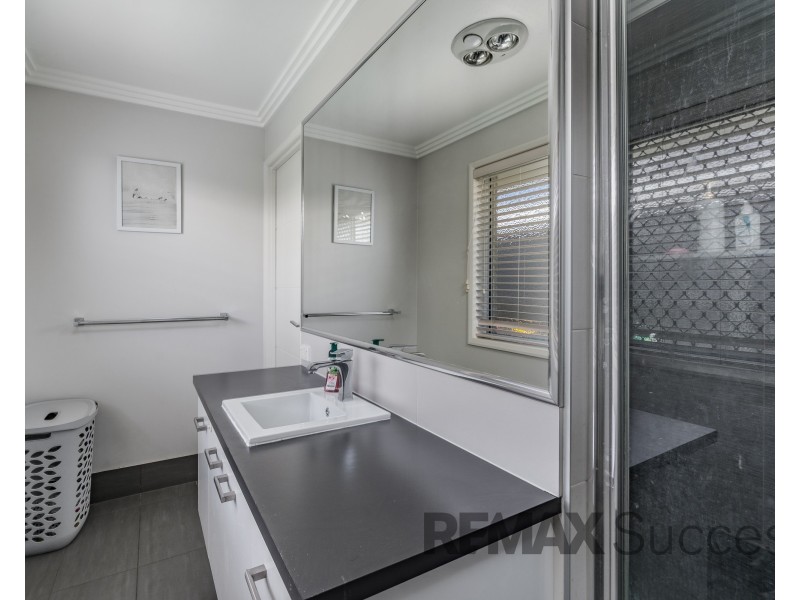202 Nelson Street, Kearneys Spring QLD 4350