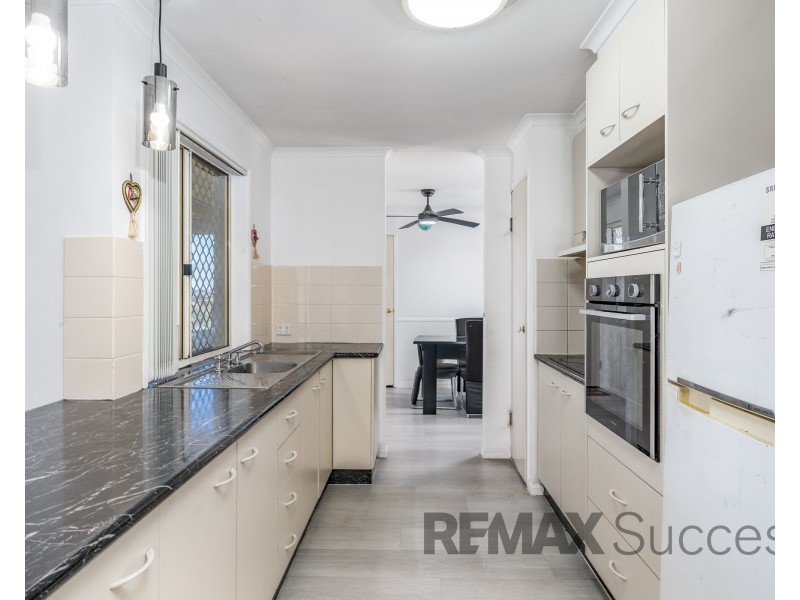 18 Batch Court, Harristown QLD 4350