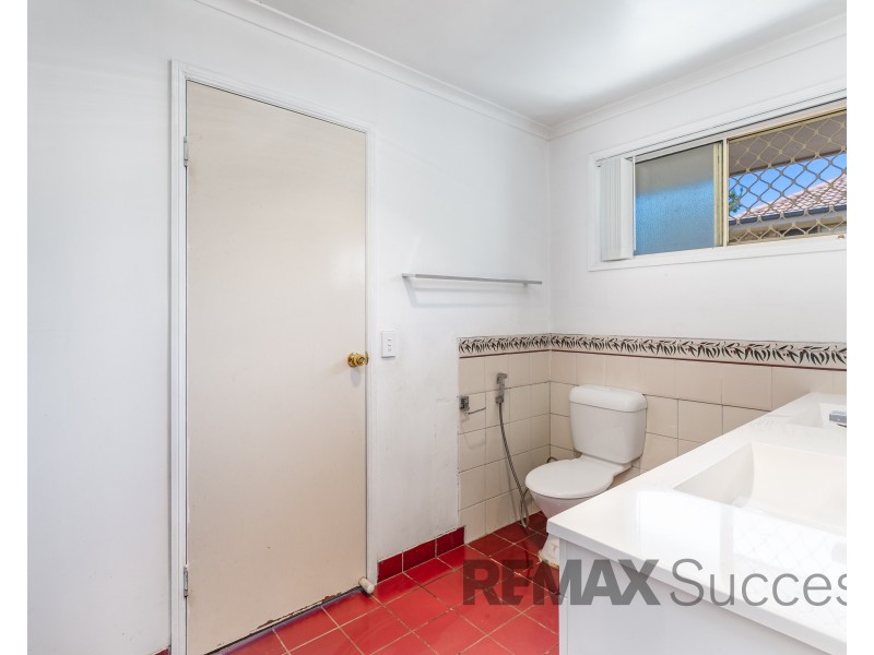18 Batch Court, Harristown QLD 4350