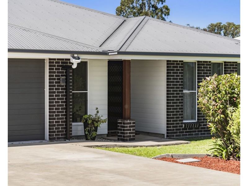 17 Railway Street, Wyreema QLD 4352