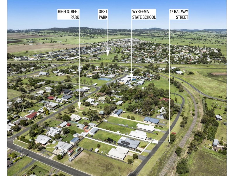 17 Railway Street, Wyreema QLD 4352