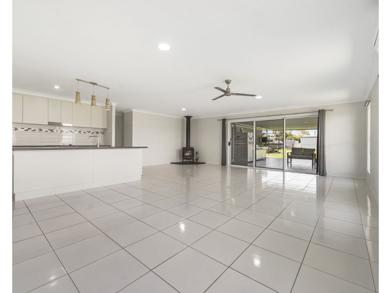 17 Railway Street, Wyreema QLD 4352