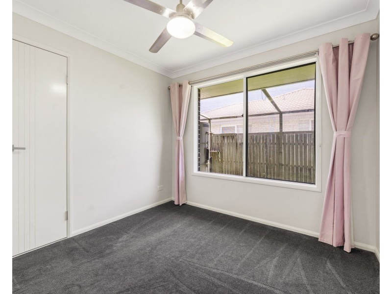 17 Railway Street, Wyreema QLD 4352