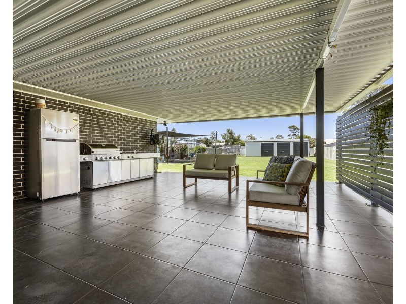 17 Railway Street, Wyreema QLD 4352