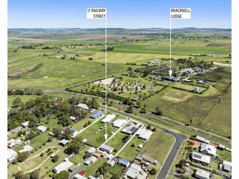 17 Railway Street, Wyreema QLD 4352