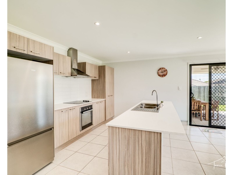 11 Hastings Avenue, Plainland QLD 4341