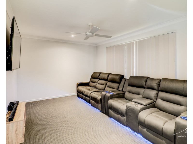 11 Hastings Avenue, Plainland QLD 4341