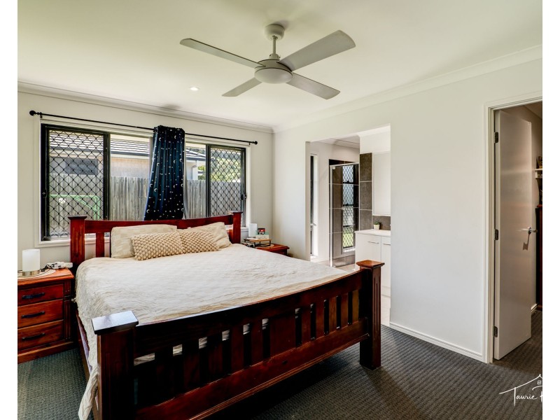 11 Hastings Avenue, Plainland QLD 4341