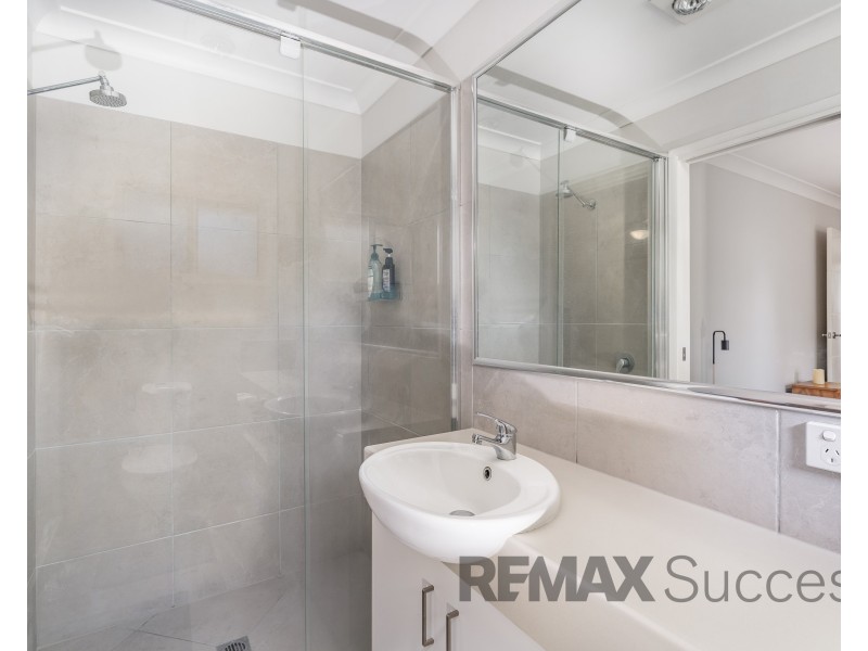 8/21 Hillside Street, Newtown QLD 4350