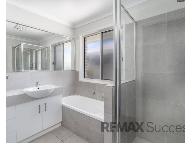 8/21 Hillside Street, Newtown QLD 4350