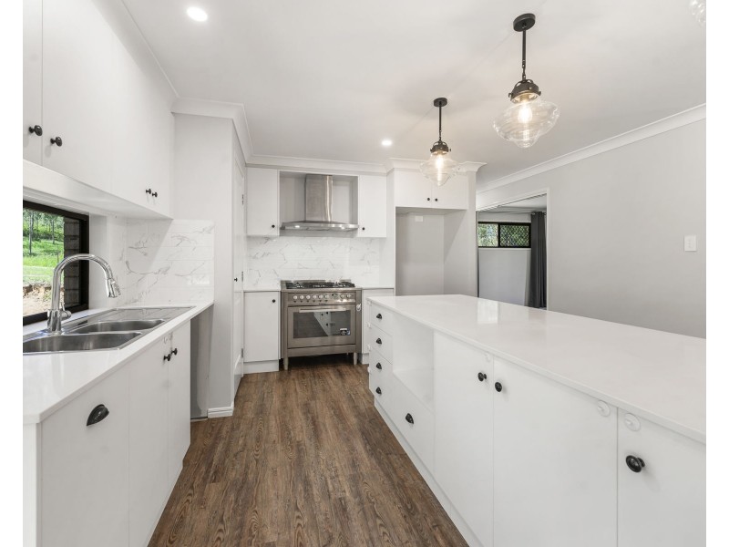 75 Green Gully Road, Upper Lockyer QLD 4352