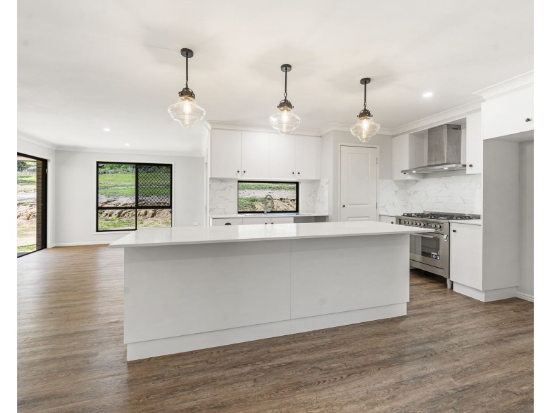 75 Green Gully Road, Upper Lockyer QLD 4352