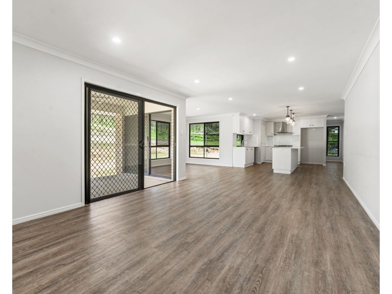 75 Green Gully Road, Upper Lockyer QLD 4352