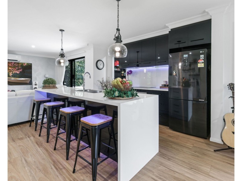 227 New England Highway, Harlaxton QLD 4350