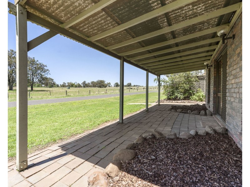 2 Mocatta Street, Goombungee QLD 4354