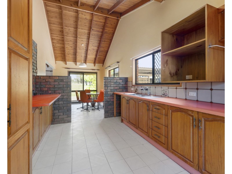 2 Mocatta Street, Goombungee QLD 4354
