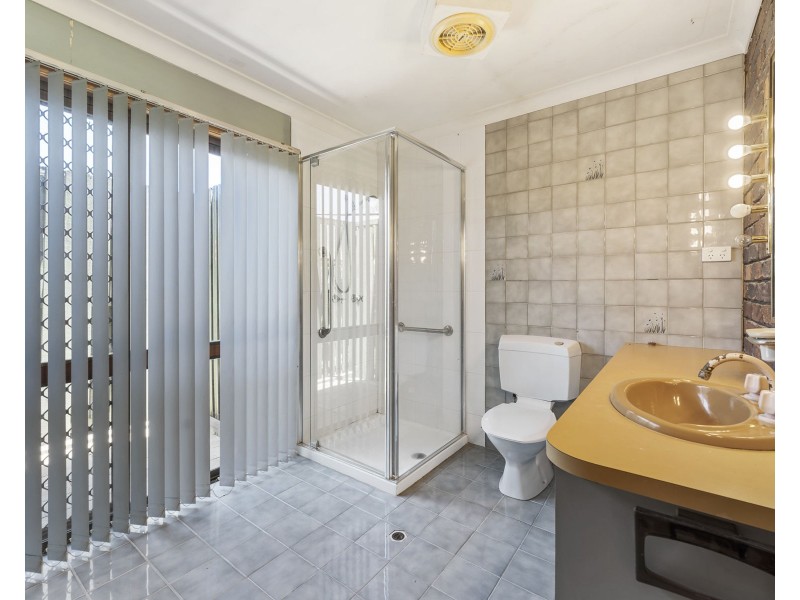 2 Mocatta Street, Goombungee QLD 4354