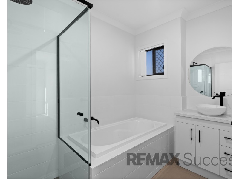 1/32 Aquila Drive, Meringandan West QLD 4352