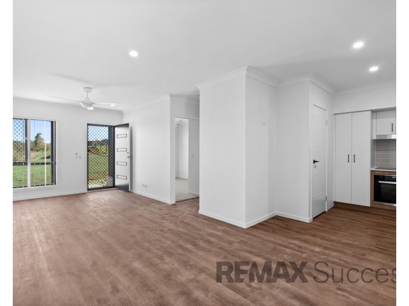 2/32 Aquila Drive, Meringandan West QLD 4352