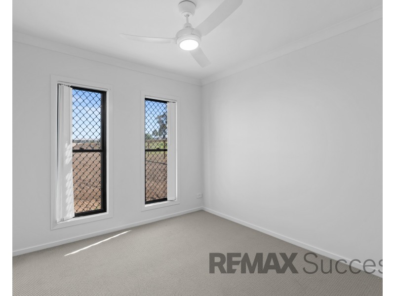 2/32 Aquila Drive, Meringandan West QLD 4352