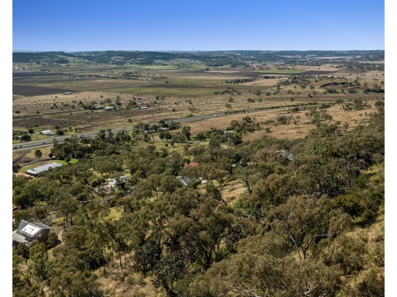 14 Linora Drive, Gowrie Mountain QLD 4350