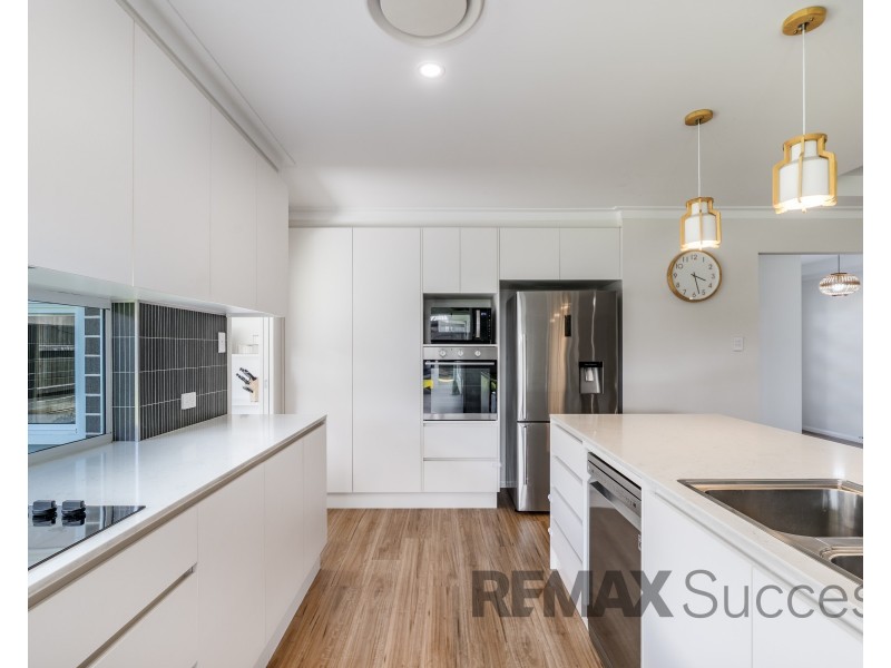 17 O’Neill Circuit, Kearneys Spring QLD 4350