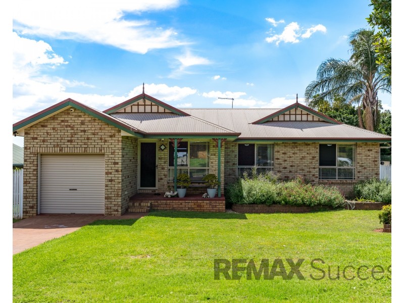 17 Candlebark Court, Glenvale QLD 4350