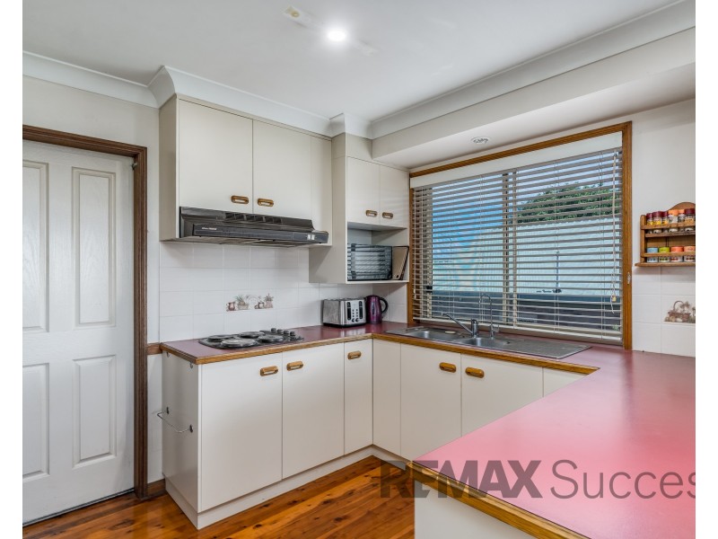17 Candlebark Court, Glenvale QLD 4350