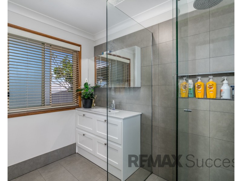 17 Candlebark Court, Glenvale QLD 4350