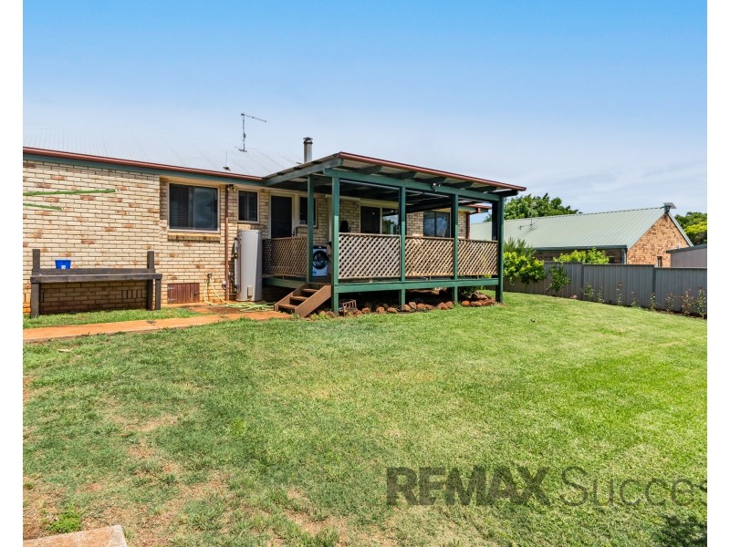 17 Candlebark Court, Glenvale QLD 4350