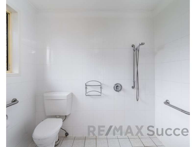2/19 Behland Street, Kearneys Spring QLD 4350