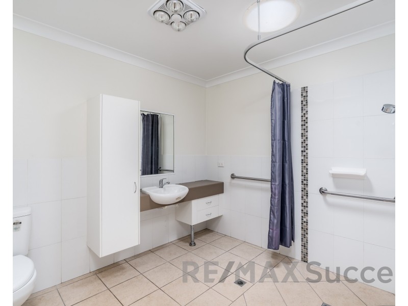 2/19 Behland Street, Kearneys Spring QLD 4350