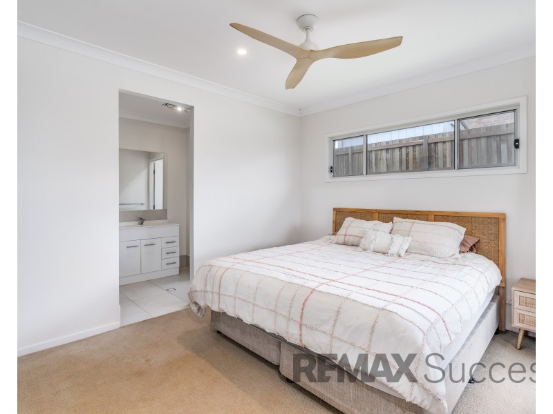 8 Darlobah Street, Highfields QLD 4352