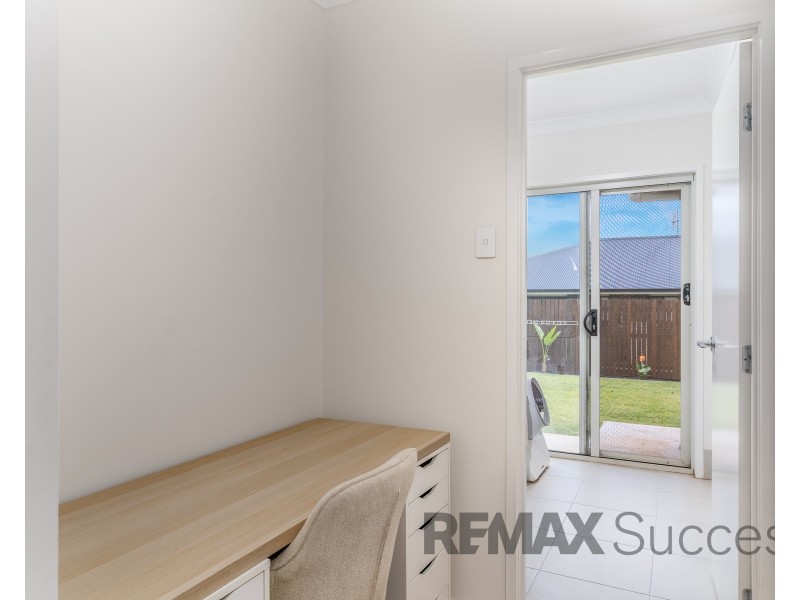 8 Darlobah Street, Highfields QLD 4352