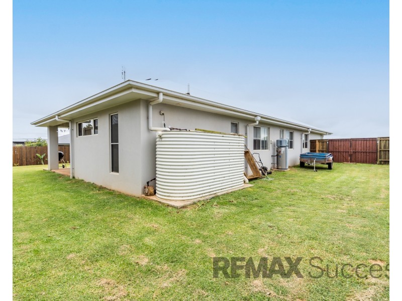 8 Darlobah Street, Highfields QLD 4352