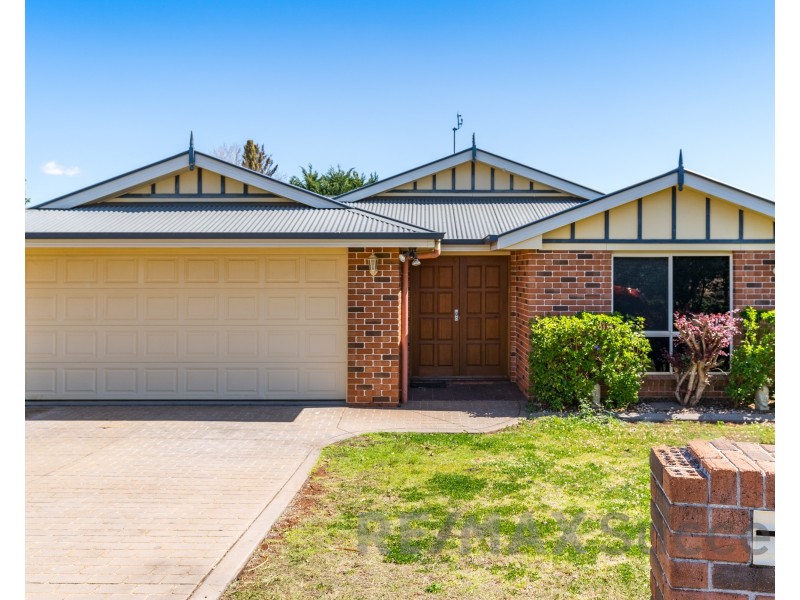 11 Ridgewood Drive, Middle Ridge QLD 4350