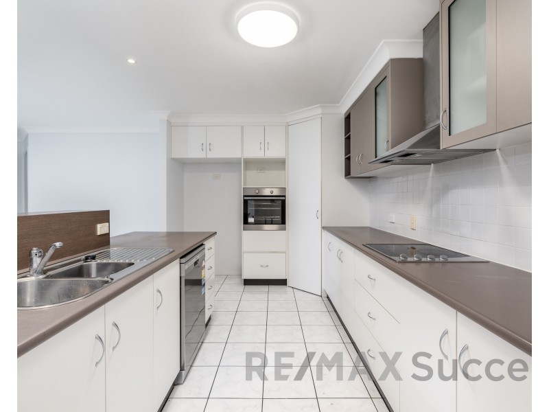 11 Ridgewood Drive, Middle Ridge QLD 4350