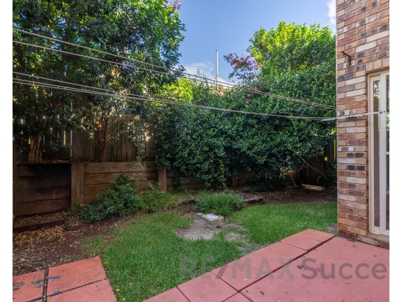 2/228 Mackenzie Street, Rangeville QLD 4350