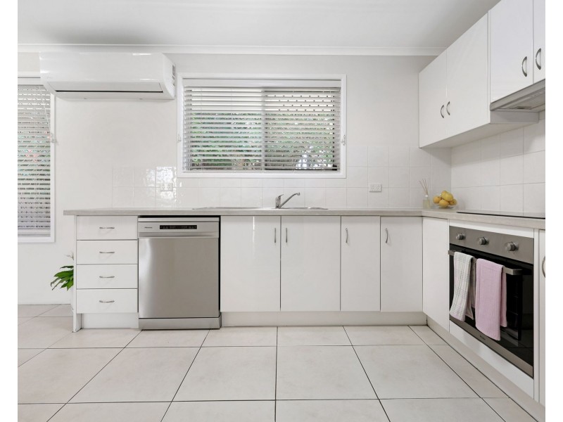 1 Regent Street, Darling Heights QLD 4350