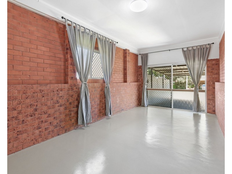 1 Regent Street, Darling Heights QLD 4350