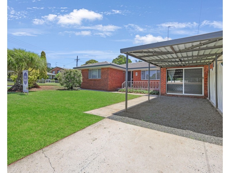 1 Regent Street, Darling Heights QLD 4350